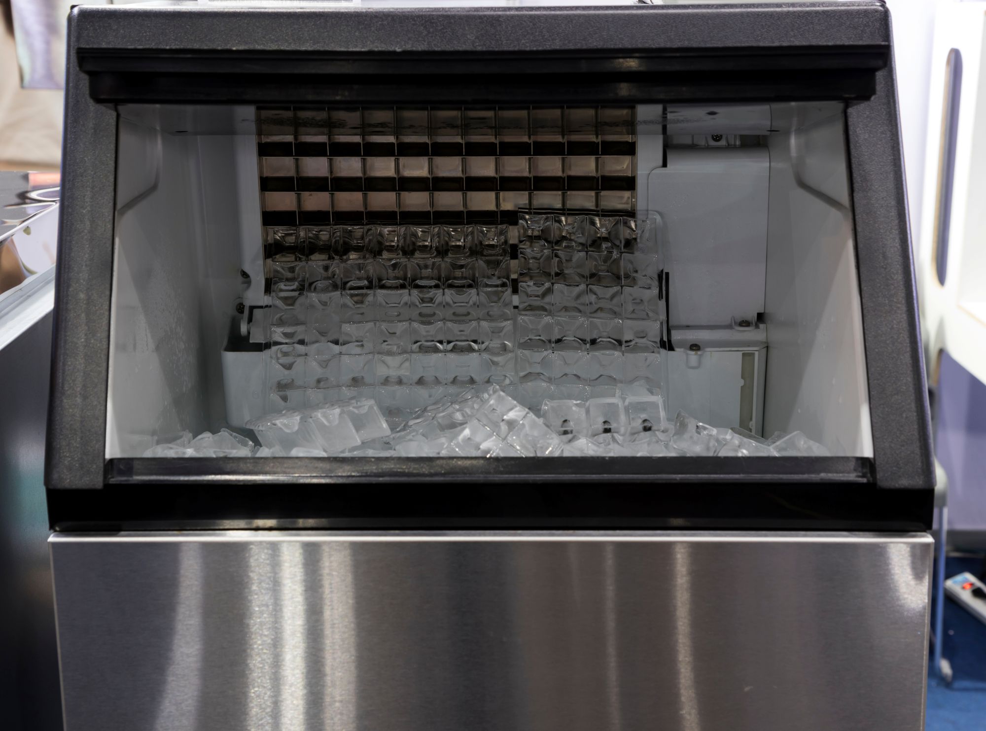 Undercounter Ice Machine - ice cubes